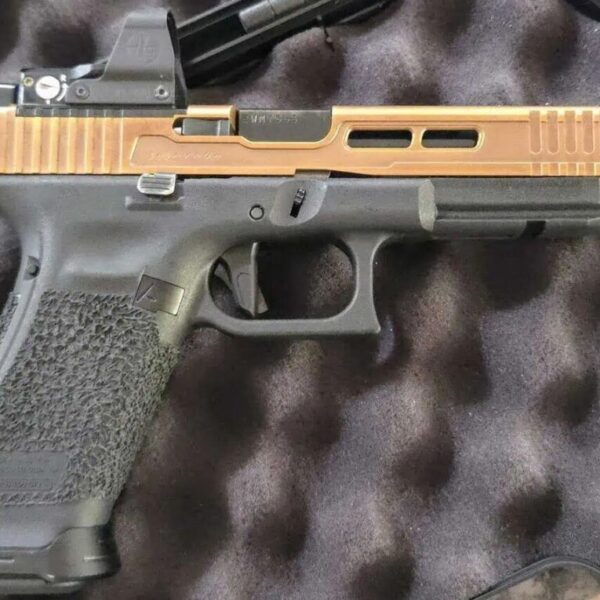 Kaufen Sie eine individuell angepasste Glock 34 Gen5 (9 mm) mit Deltapoint Pro Copperhead