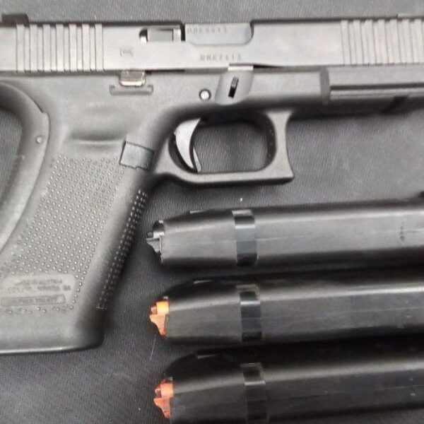 GLOCK 17 Gen5 — Gebraucht (3 Magazine, Nachtvisier, Originalverpackung)